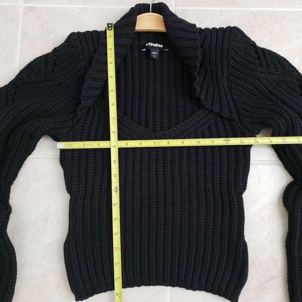 NEW Express Ribbed Scoop Neck Long Sleeve Sweater in Black - Picture 8 of 11